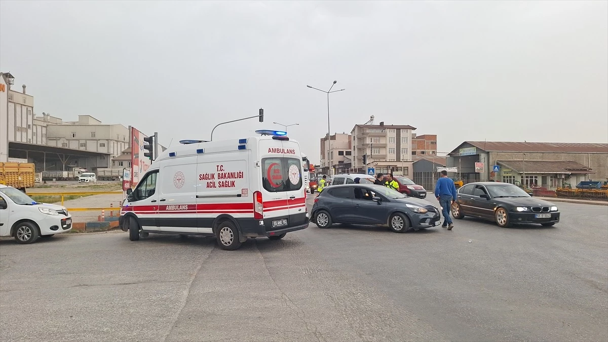 Samsun’da sebze yüklü kamyonet otomobile çarptı: 1 yaralı