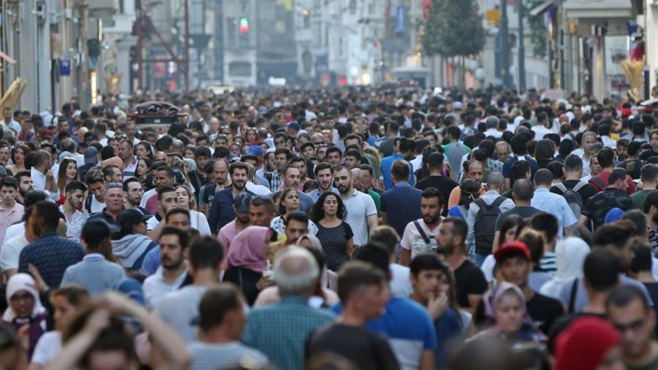 Doğurganlık oranı düşüyor: 2100’de Türkiye’nin nüfusu 65 milyona inecek