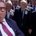 devlet bahceli ve hikmet cetin halil sivginin cenazesinde yan yana 49DyhEmy
