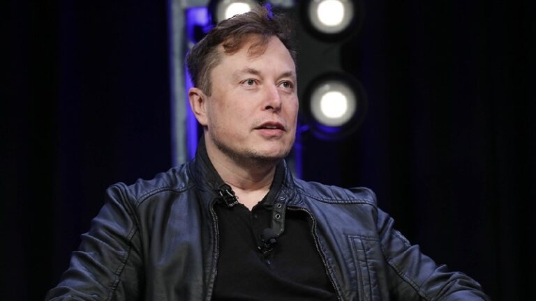 dunyanin en zengin insani elon musk applea karsi dava acacak zjZbDl1X