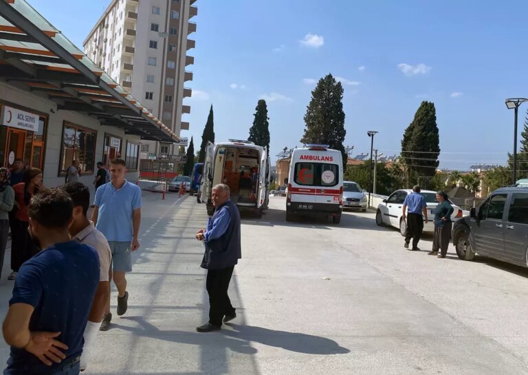 osmaniyede traktor devrildi 5 yarali U6IKiOWT