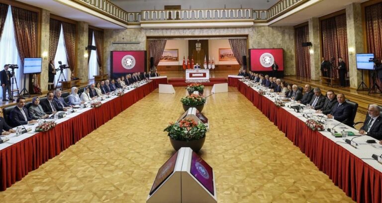 tbmmde komisyon toplantisi sona erdi 6 saat 40 dakika surdu lhF6wW3A