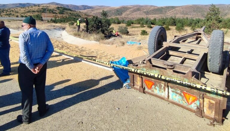 traktorun altinda kalan agabey kardes can verdi hmseSbu8