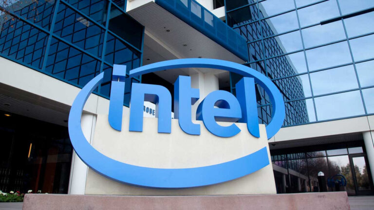 trump duyurdu hukumet intelin ortaklarindan oldu Er91G71I