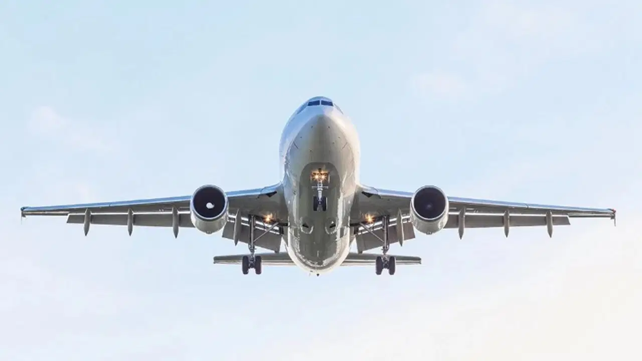 alman havayolu sirketi lufthansada 4 bin kisiyi isten cikarma karari yapay zeka ayrintisi eKn4AOJe