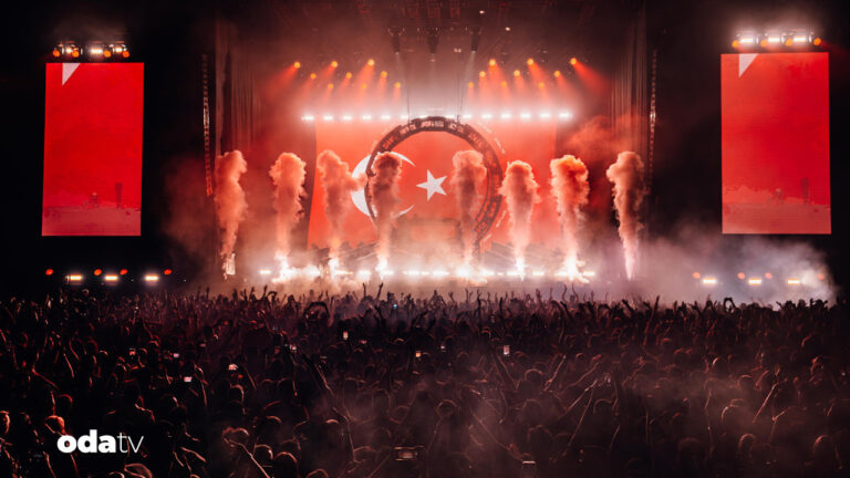 armin van buuren yeni konseptle istanbulda sahne aldi IrxNmXaI