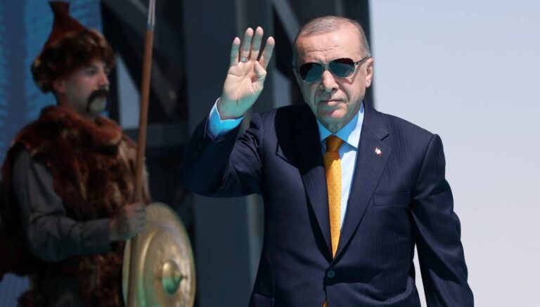cumhurbaskani erdogan harp okullari mezuniyet toreninde konusuyor Y1DXvAtB