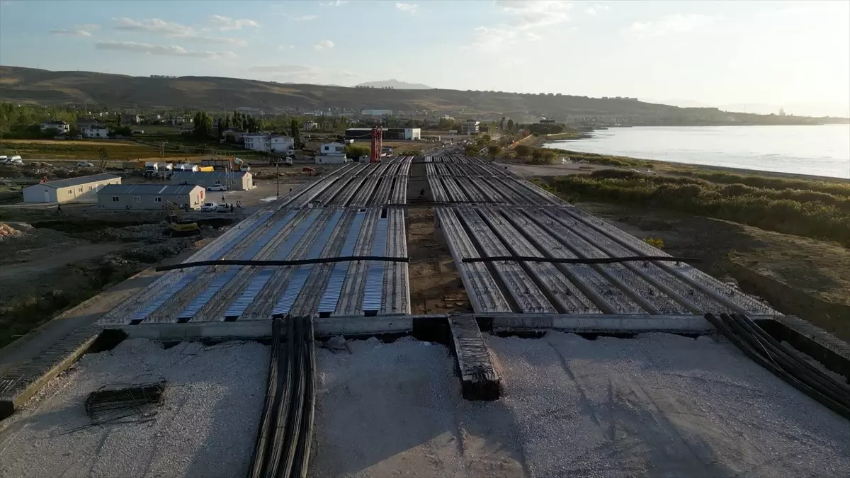 edremitte koprulu kavsak calismalari devam ediyor TKPbmkgq