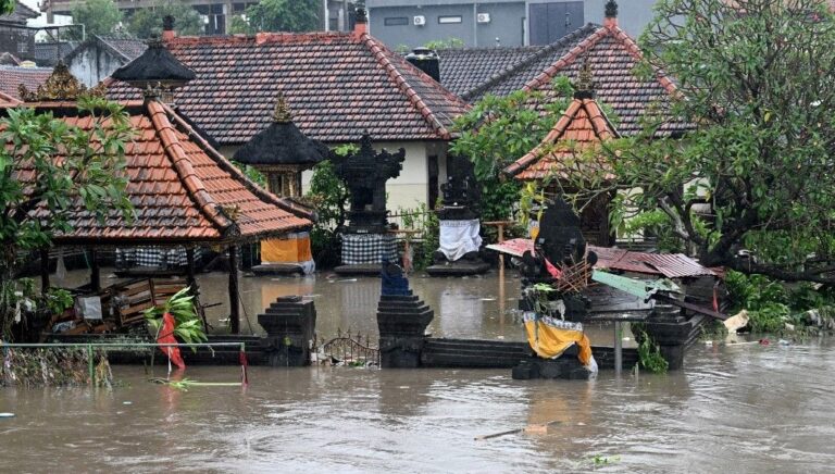 endonezyada sel felaketi 19 olu 10 kayip sGASrG5e