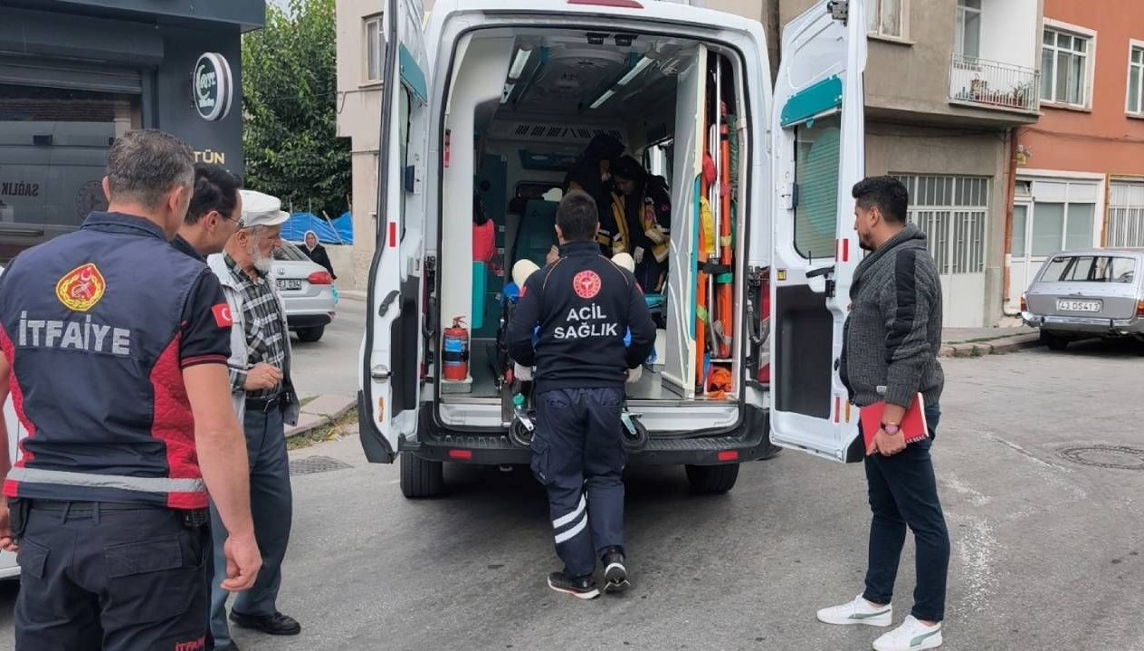 evinde dusup yaralanan yasli adami ekipler kurtardi sFiHmIri