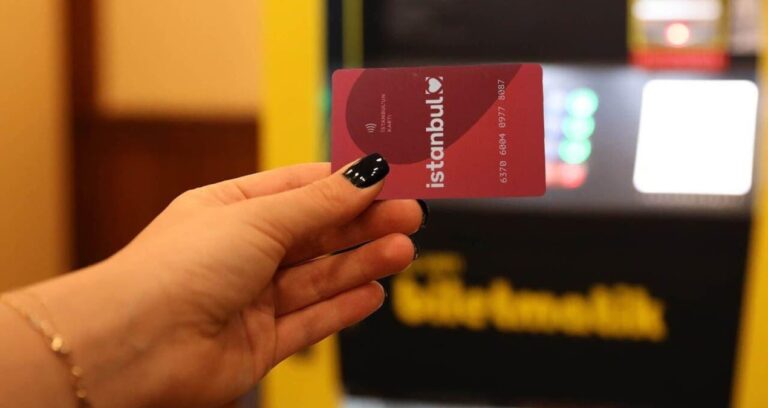 istanbulda 30 yas ustu ogrencilerin indirimli ulasim hakki tekrar mahkemeye tasinacak ZOwawIdv