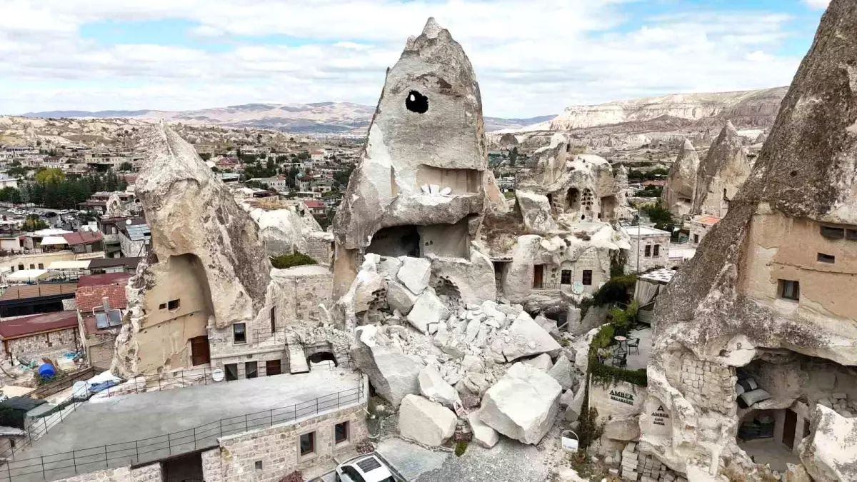 kapadokyada peribacasi yikildi cidBEvIv