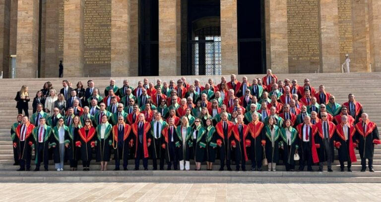 yargitay uyelerinden anitkabire ziyaret bAXn2vJm