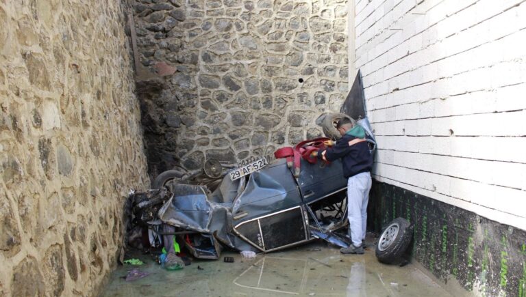 60 metrelik ucurumdan asagiya yuvarlandi A3pBD4NU.jpg