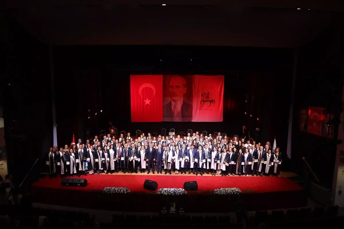 dokuz eylul universitesi 2025 2026 akademik yili acilis toreni gerceklesti rYWlvuwa.jpg