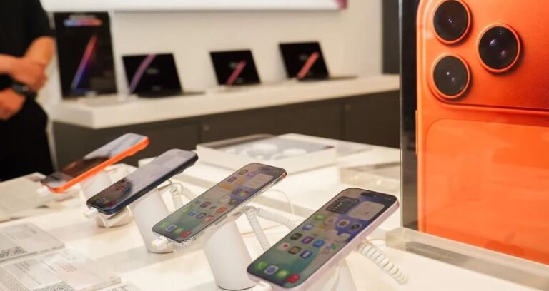 iphone 17ler renk degistirmeye basladi aldiklari gibi cikmadi hc6Ayx6U.jpg