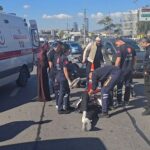 kadikoyde sapagi kaciran otomobil surucusu motosiklete carpti YGW1HHxO