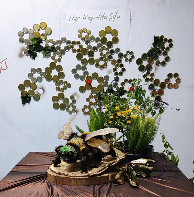 rizeden dunyaya paha bicilemez mavi projesi ile dogaya ve biyocesitlilige sanatsal dokunus 9rOONUgK.jpg