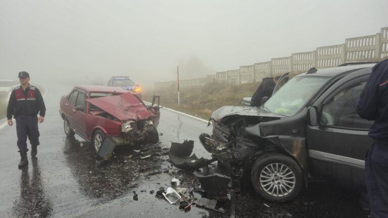 samsunda feci kaza 1 olu 6 yarali rqUaQDwi