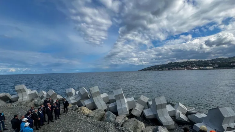 turkiyenin dev deniz ticareti hamlesi iyidere lojistik limani 97cKizAc