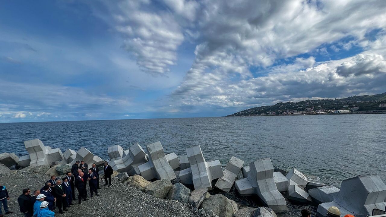 turkiyenin dev deniz ticareti hamlesi iyidere lojistik limani 97cKizAc