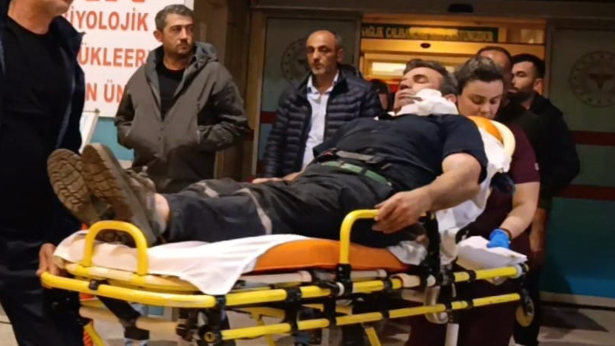 bursada romorkun kopan halat demiri bir kisinin yuzune saplandi ysrSPzms.jpg