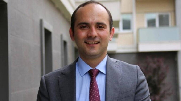 chpli sezgin tanrikulundan tayfun kahraman tepkisi yerel mahkeme suc isliyor Xm3laHeq.jpg