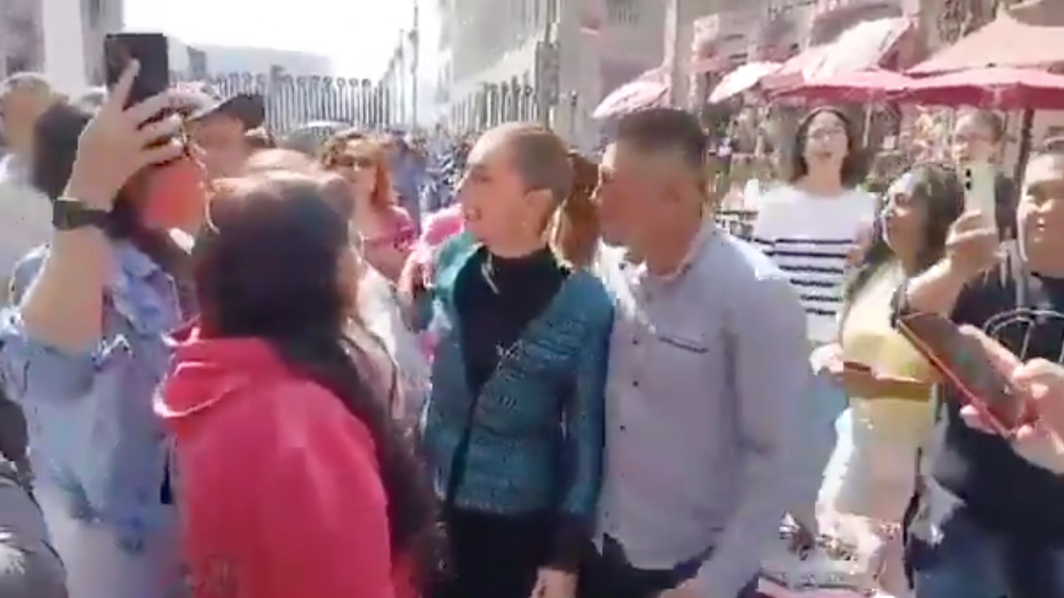 meksika devlet baskanina vatandastan sokak ortasinda taciz CiKayXrJ.jpg