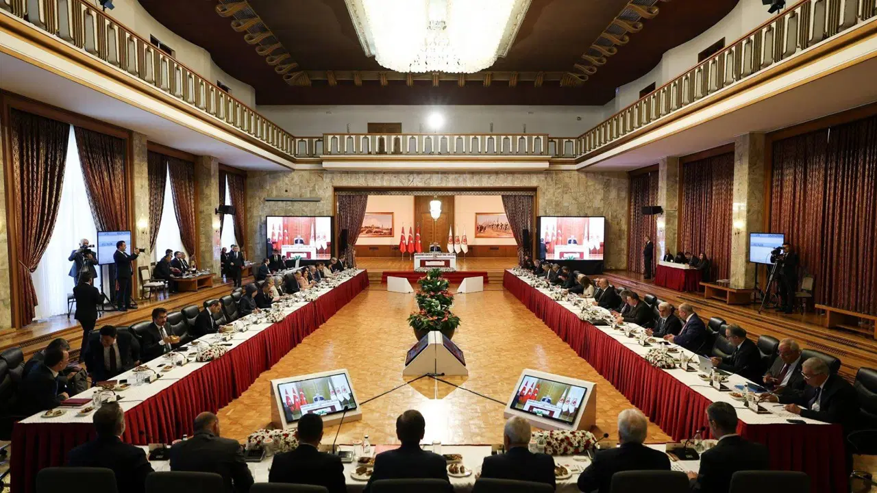 son dakika surec komisyonu toplantisina erteleme disUhmWI.jpg