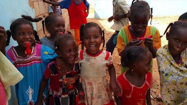 sudanli-cocuklardan-turkiyeye-tesekkur-VR6O5sT5.jpg