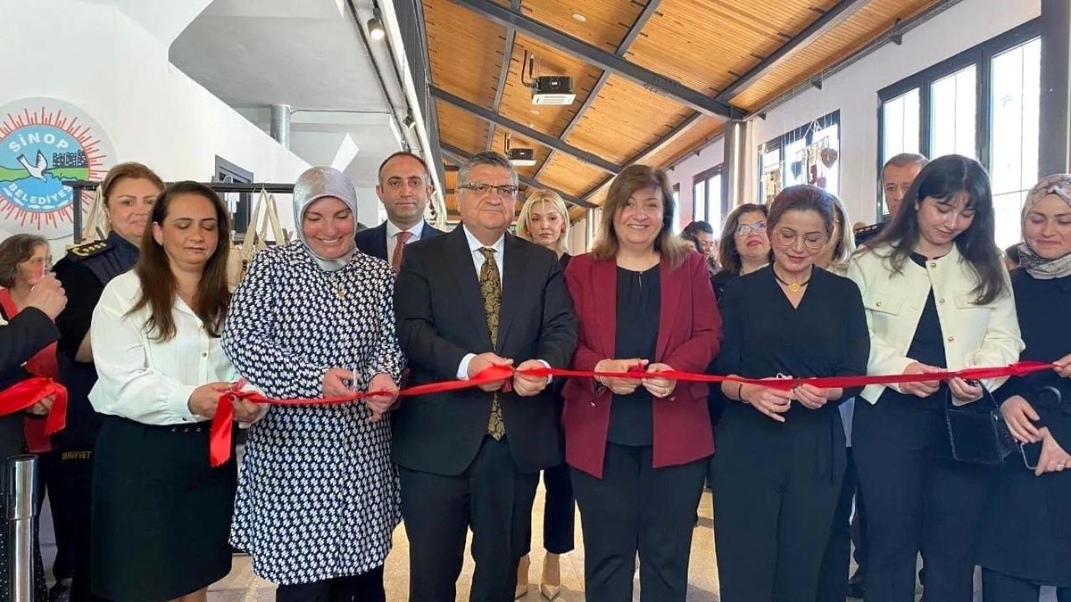 Sinop’ta Yıl Sonu Giyim ve El Sanatları Sergisi Düzenlendi