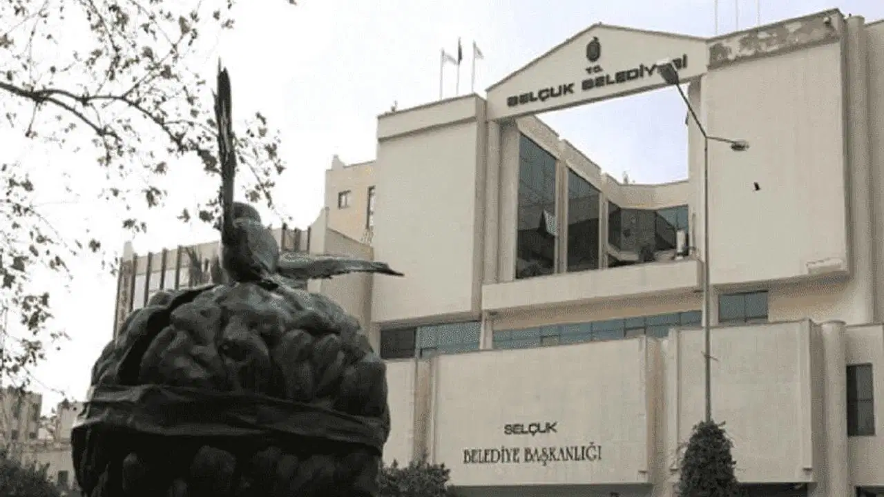 Son dakika selcuk belediyesinde toplu istifa mecliste chpli uye kalmadi x6ExOIeG